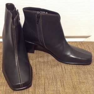 Bass DeeDee Woman's Ankle Boot